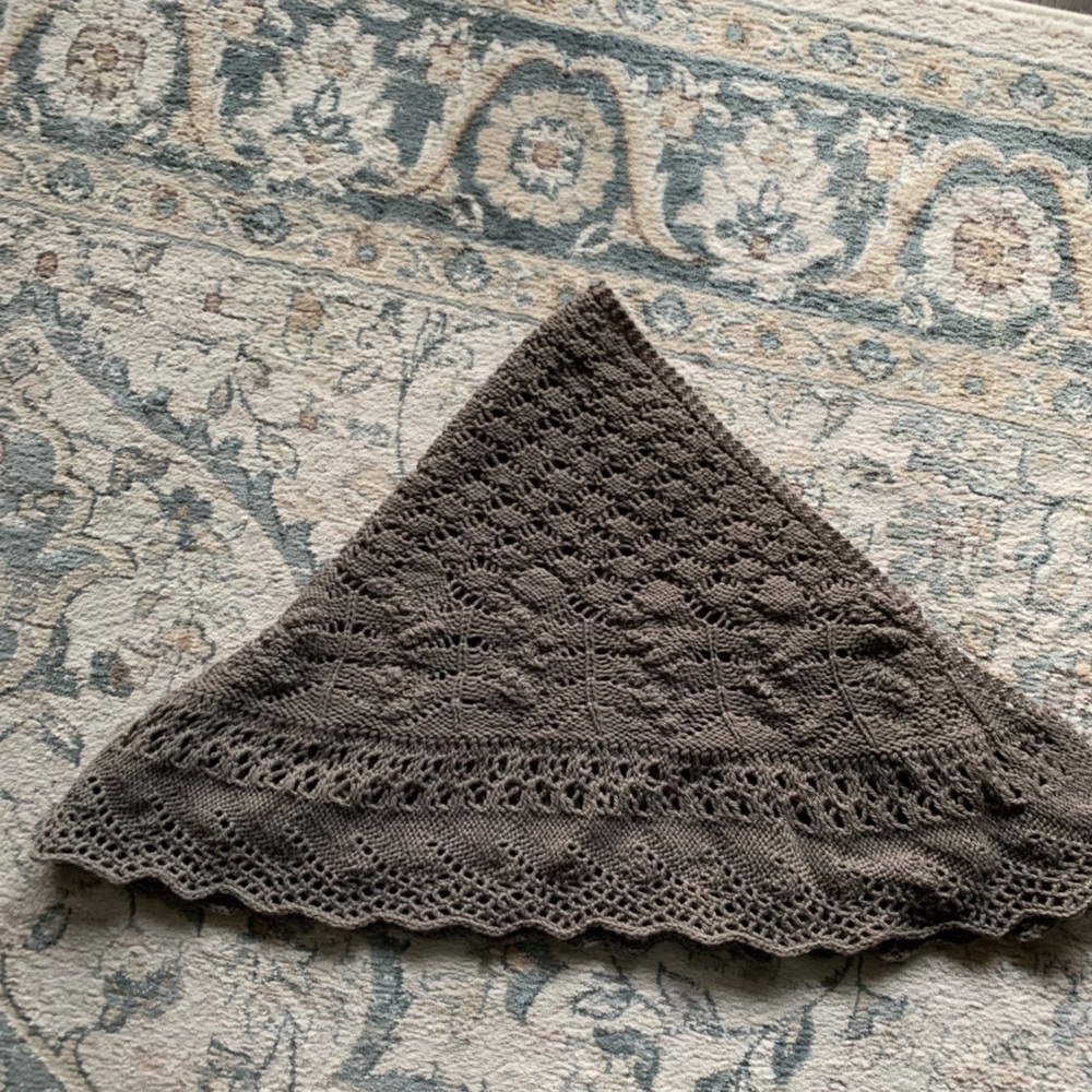 Triangle shawl